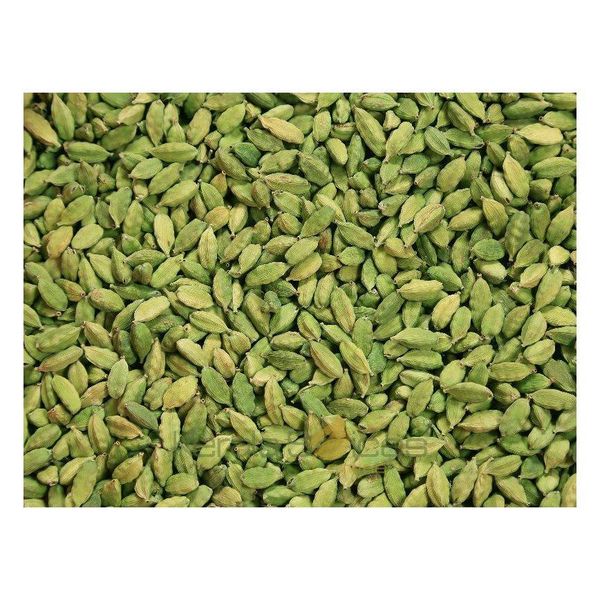 Fresh green cardamom pods - ideal for culinary use
