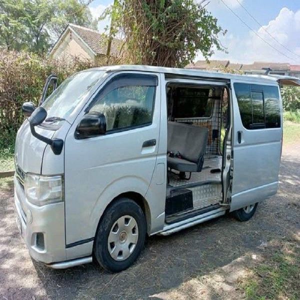 Toyota Hiace side view
