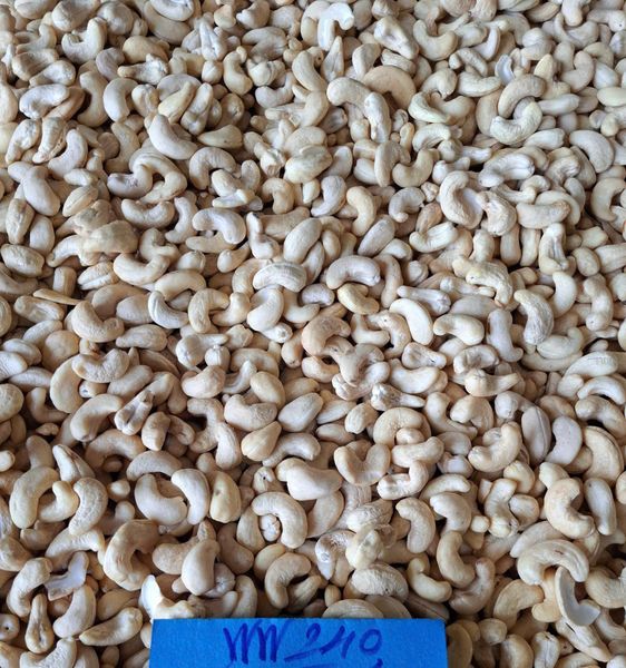 Whole Cashew Nuts