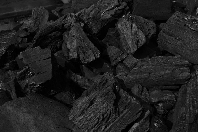 High Carbon Hardwood Charcoal