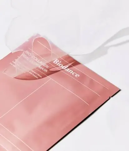 Bio-Collagen Real Deep Mask Close-up