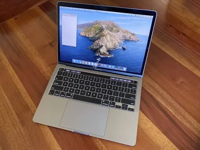 Apple MacBook Air Side View