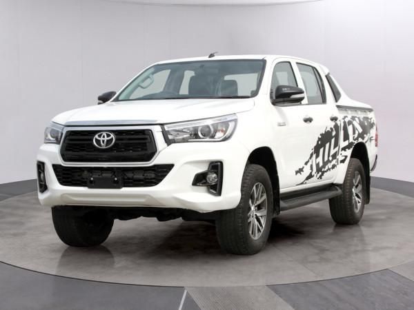 TOYOTA HILUX 2014-2025 SR5 Full Option 4X4 Front View