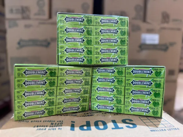 Doublemint Chewing Gum Strawberry flavor pack