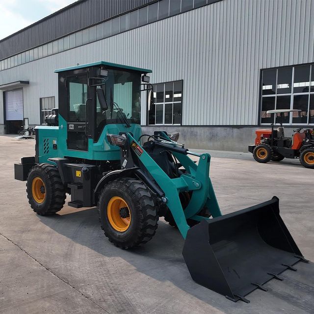 4x4 Small Loader Image 5