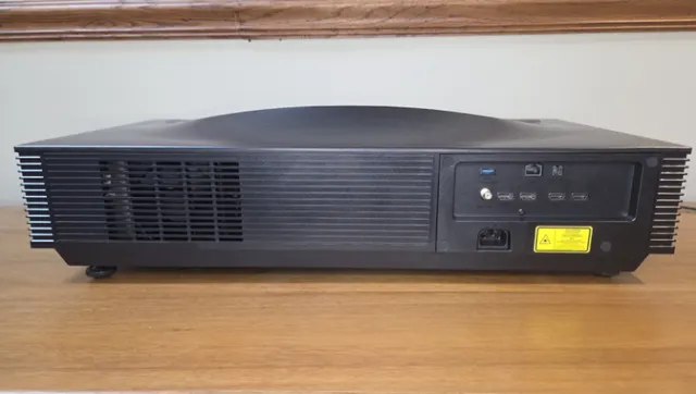 Hisense L9Q 80-200 Projector with Projection Screen