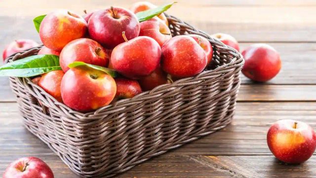 Fresh Himachali Red Apples