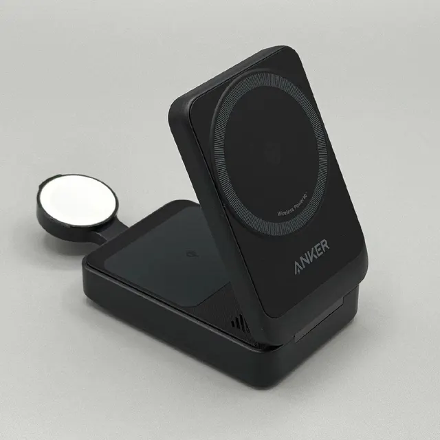 Anker MagGo 3-in-1 Charging Station - dynamic display charging