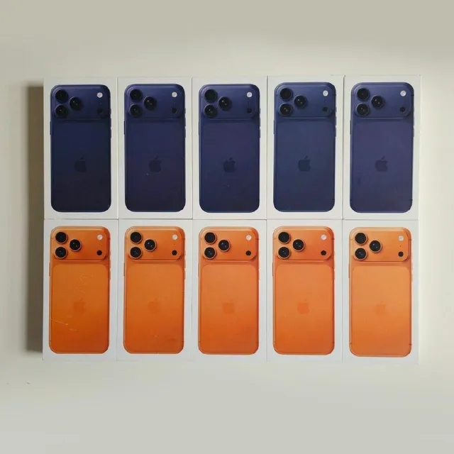 Screen display of iPhone 17 Pro Max powered on