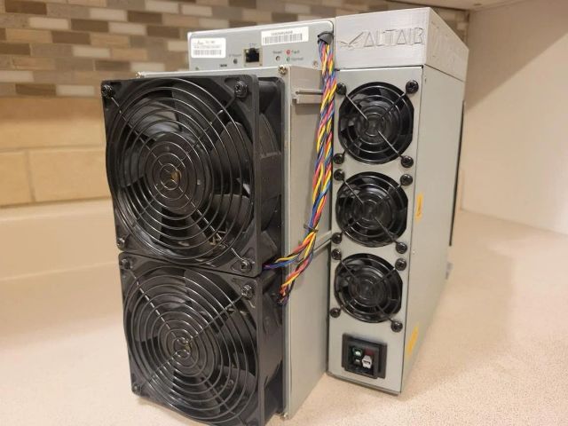 Antminer S21 Image 4