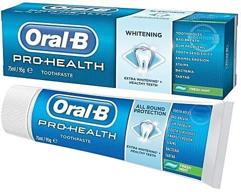 Oral-B Pro-3D White Toothpaste in use