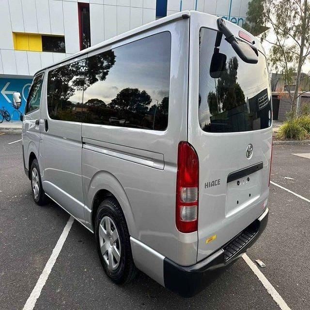 Toyota Hiace Side View