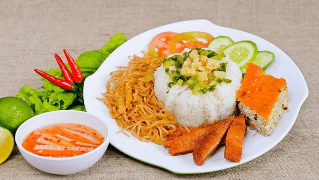 Fragrant Broken Rice - Natural texture and aroma