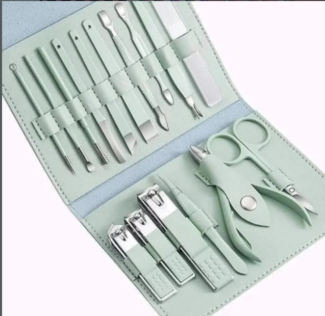 Manicure and Pedicure Grooming Kit - Moisturizing Cream