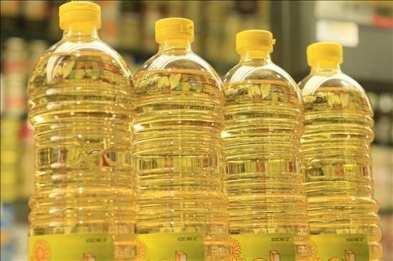 Fresh Yellow Cooking Oil