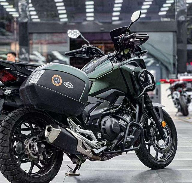 Front angle of NC750X with DCT and ABS features
