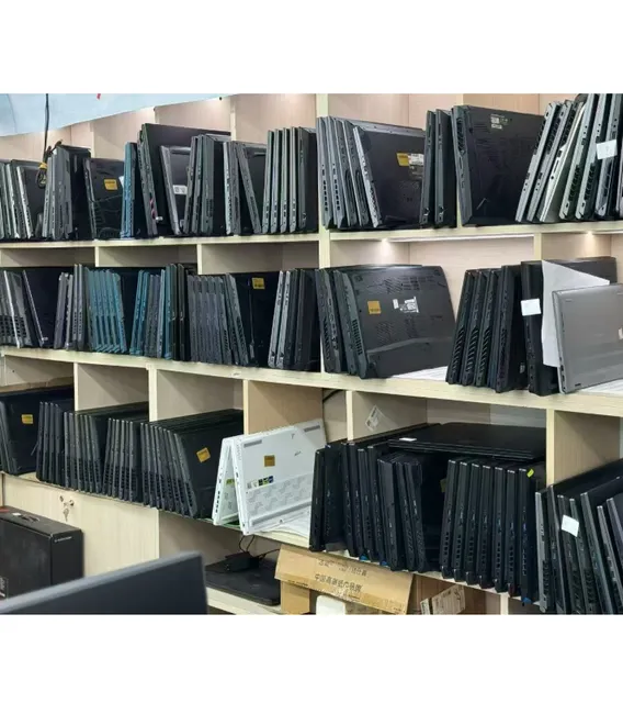 Laptop product image 3