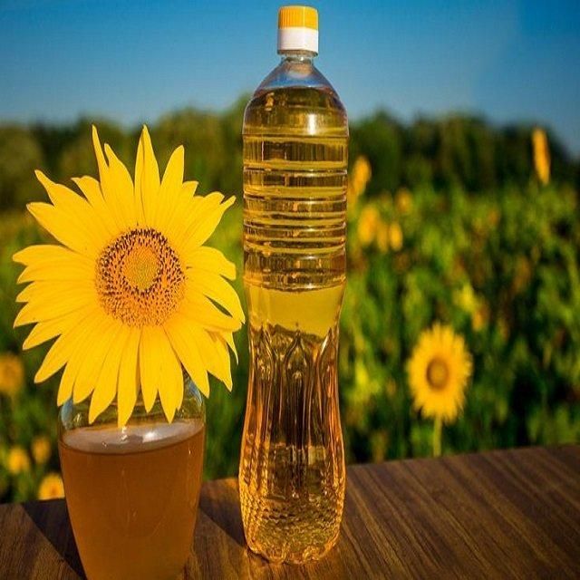 Packaged Sunflower Oil Container