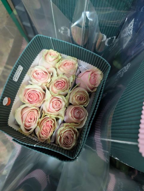 Pink rose bouquet