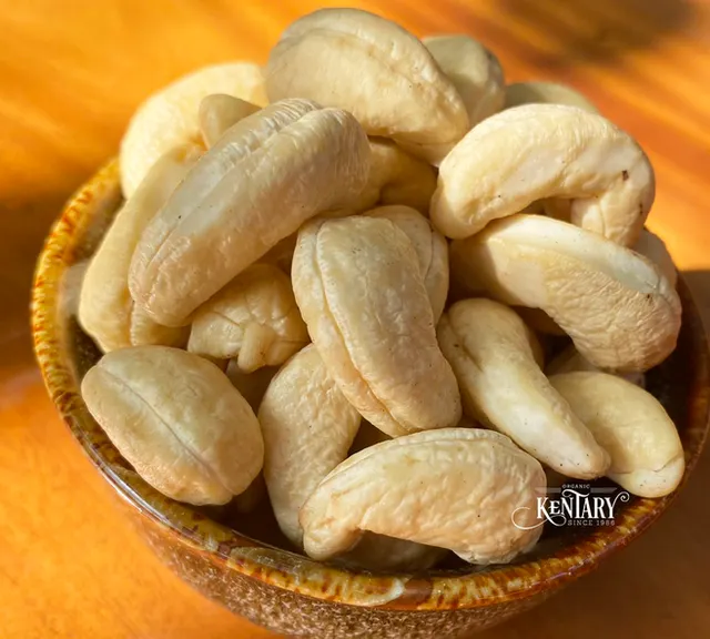 Delicious Nut and Kernels - 100% Natural Cashew Nuts W320 Whole Cashews from Vietnam