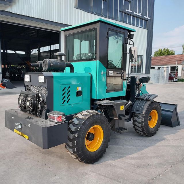 4x4 Small Loader Image 1