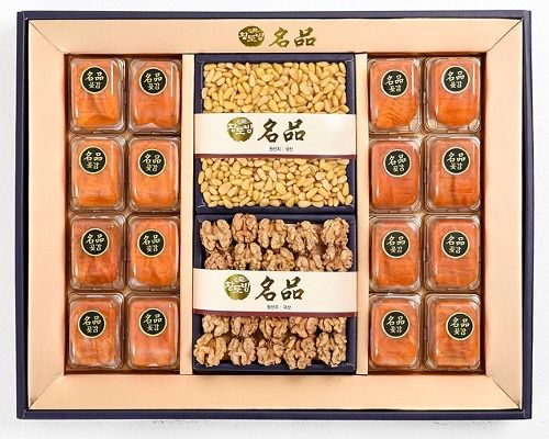 Walnut and Pine Nut Gift Set