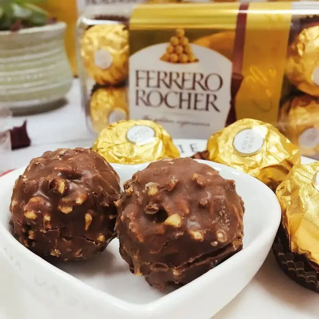 Christmas Gift Box with Chocolate Hazelnut