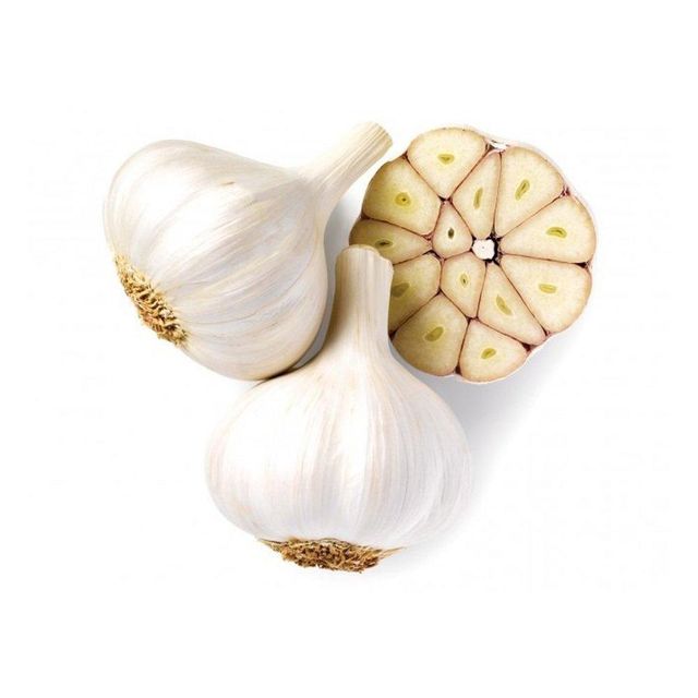Fresh garlic in natural packaging