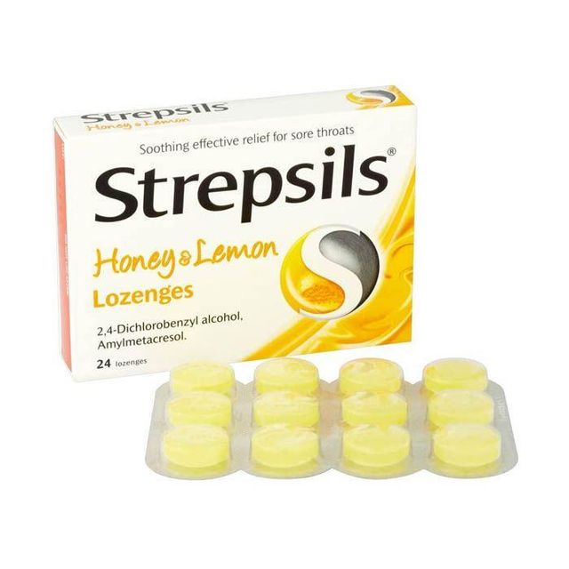 Strepsils Extra Triple Action Sore Throat Lozenges - Blackcurrant
