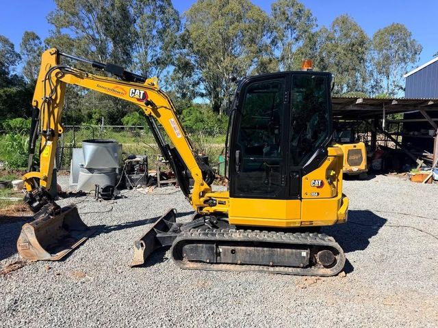CAT 305.5E2 Mini Excavator - Working Condition
