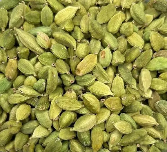 Green Cardamom Pods with Seeds