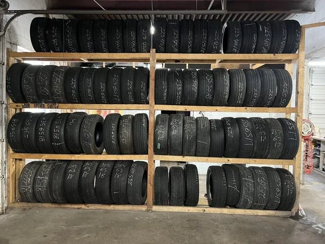 Mixed size used tires in bulk supply