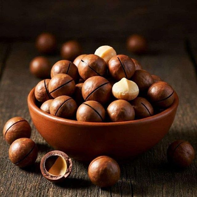 Raw Dried Macadamia Nuts