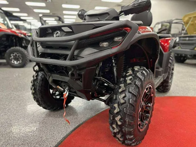 Side profile of CNAM Outlander Max XT850 ATV