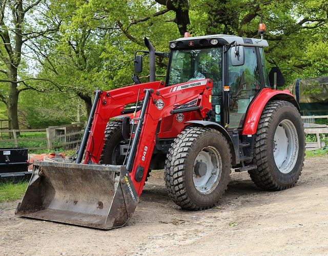 Massey Ferguson 385 2WD/4WD Tractor