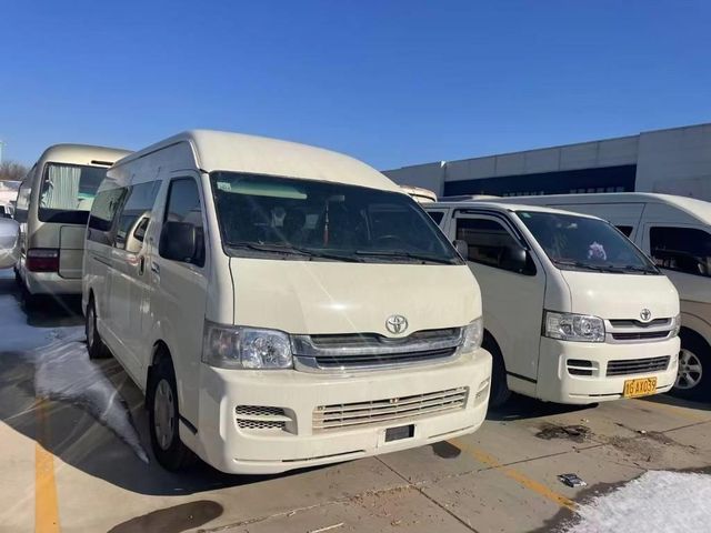 Toyota Hiace Exterior View
