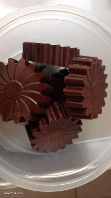 Natural Cocoa Paste in jars