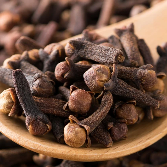 Cloves and Clove Oil