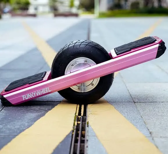 GT Hybrid Electric SkateBoard HoverBoard Close-up