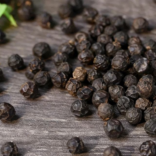 Refined Black Pepper Product