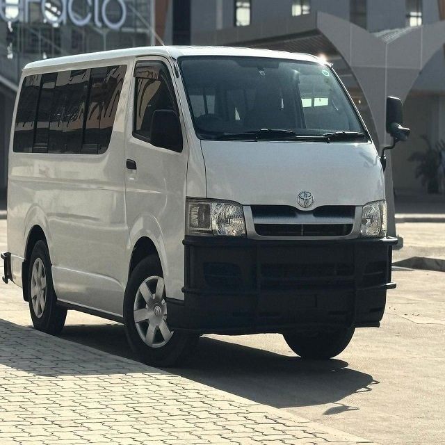 Toyota Hiace exterior view