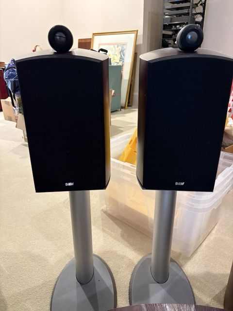 B&W Nautilus 804 PLUS 805 Speaker Side View