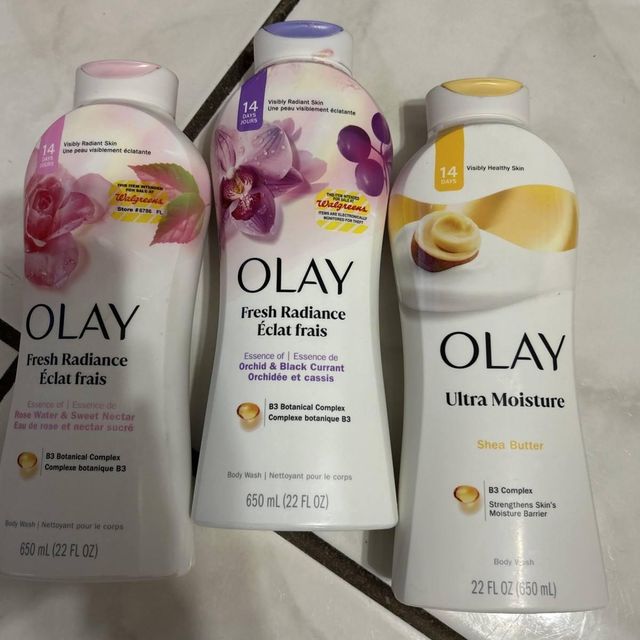 Olay Cleansing & Nourishing Body Wash Back