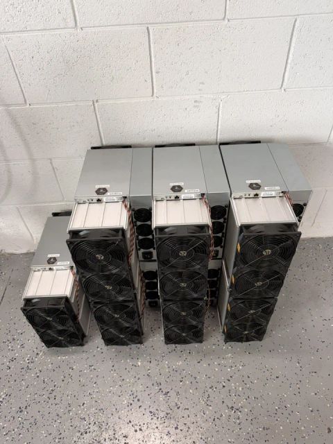 BITMAIN ANTMINER S21+ Side View