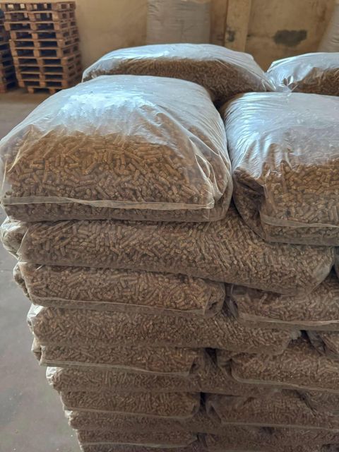 Natural Pine Oak Wood Pellet Briquette