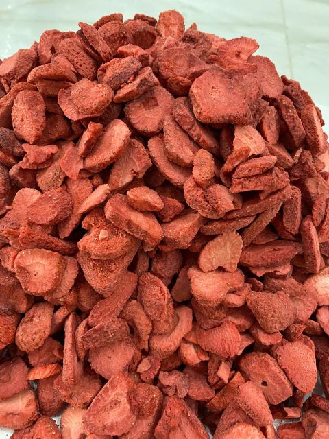 Natural Vietnam Dried Strawberry Chunk