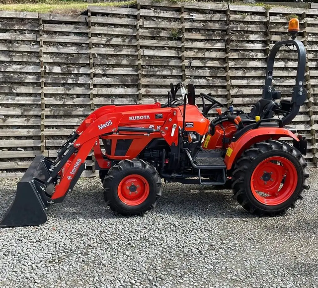 Kubota 80HP 4WD Tractor - Side View
