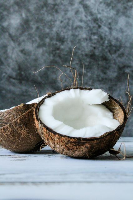 Husked coconut