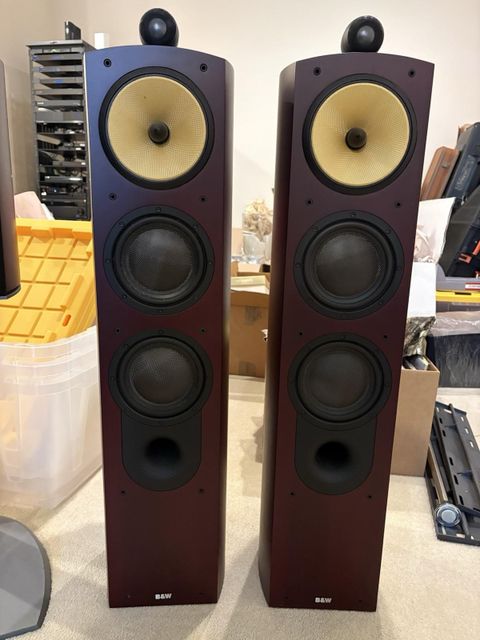 B&W Nautilus 804 PLUS 805 Speaker Front View