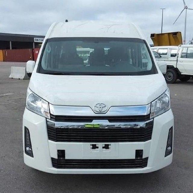 Toyota Hiace Side View